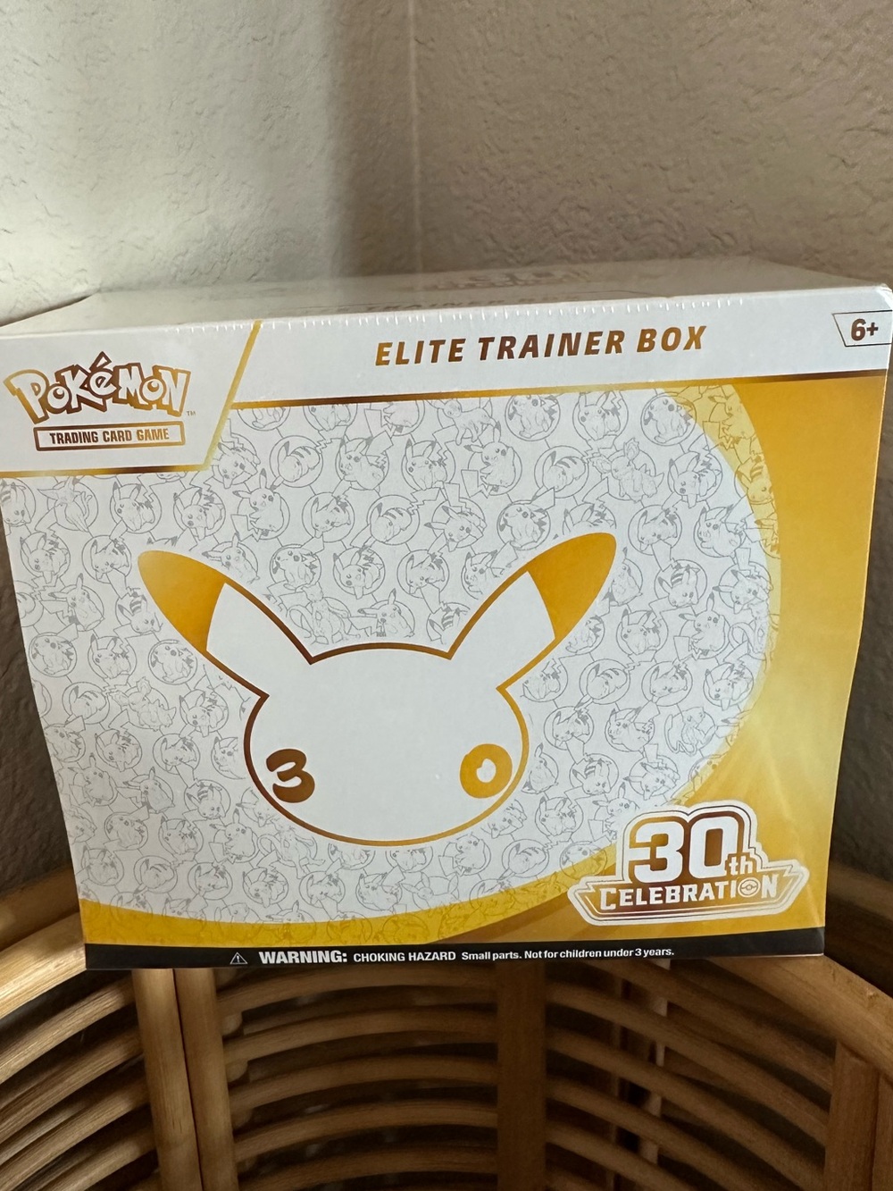 Pokémon Elite Trainer Box - 30th Celebration Yellow
